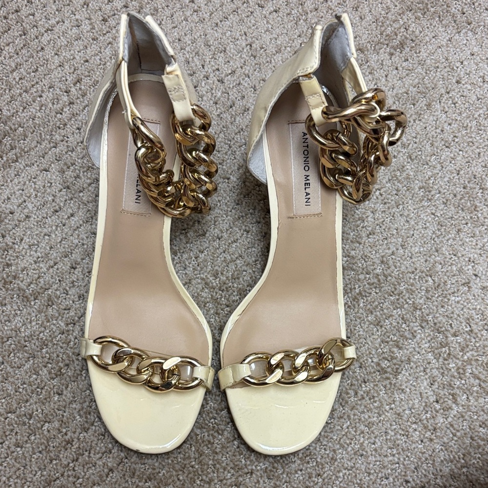 ANTONIO MELANI Cream and Gold Chain Heels